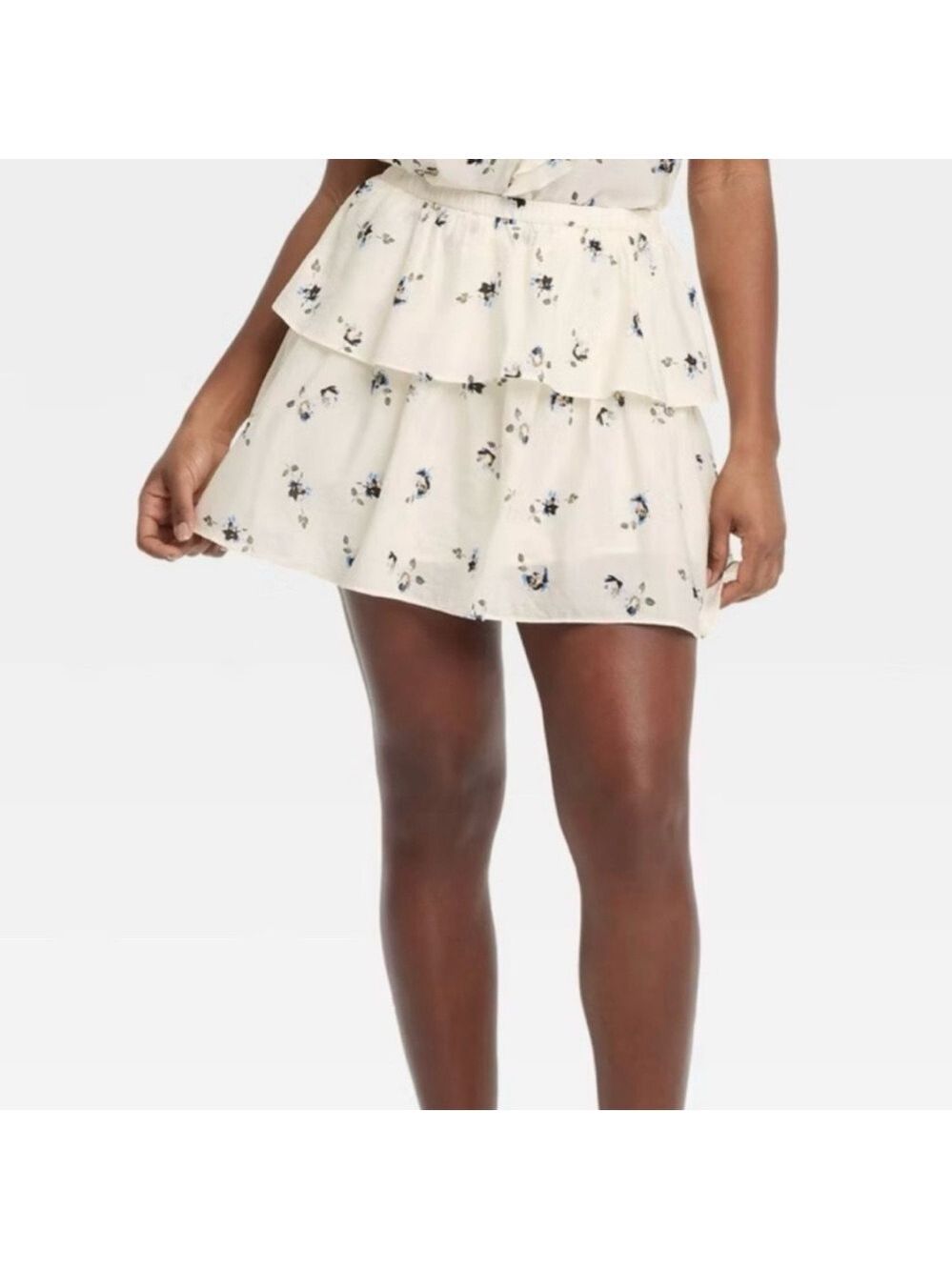NWT Universal Thread Floral Ruffle Mini Skirt Size Small
